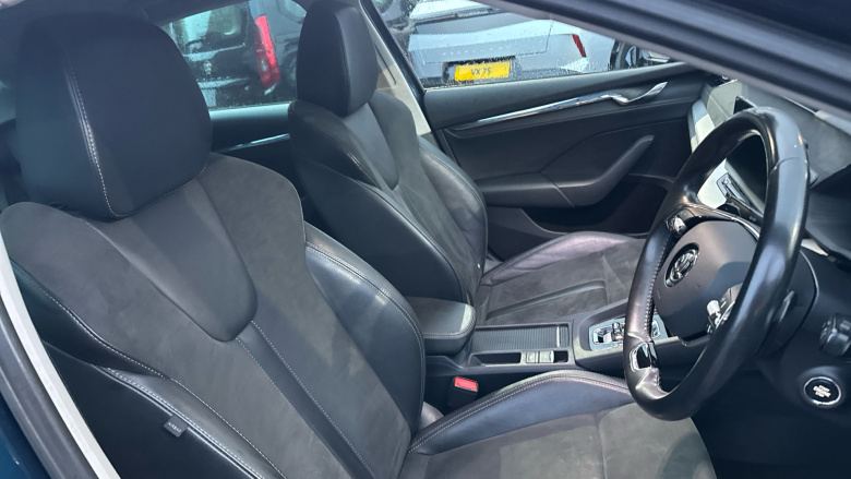 Skoda Octavia 1.4 TSI iV SE L DSG 5dr Hatchback